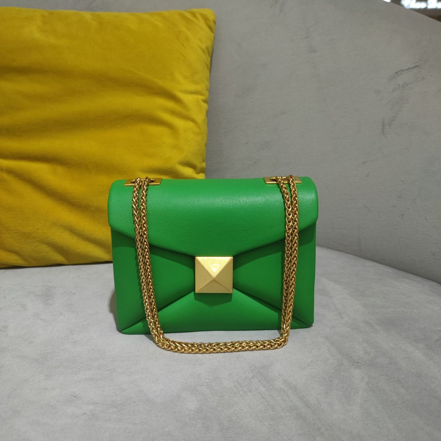 Cowhide Luxury Designer Leather Handbag Golden Big Rivet Chain Shoulder Small Purse Fashion Green Tote Bag Crossbody Women