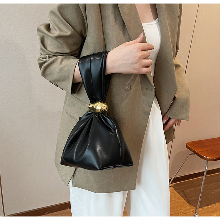 Personalized Soft Leather Clutch Bag Luxury Designer Women Pleated Mini Bucket Pouch Temperament Side Zipper Party Evening Bags